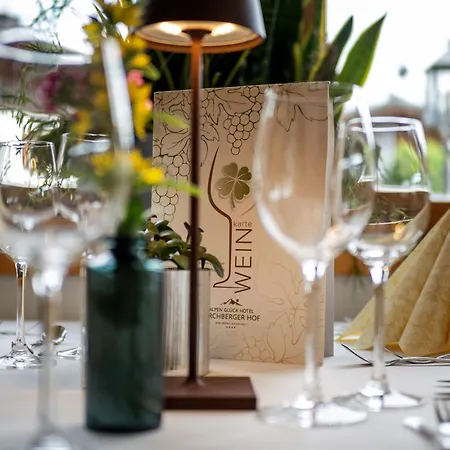 מלון Alpen Glueck Kirchberger Hof 4*