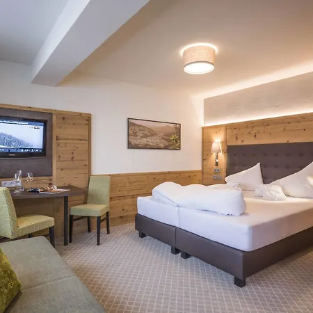 Alpen Glueck Kirchberger Hof קירשברג אין טירול