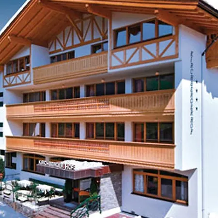 מלון Alpen Glueck Kirchberger Hof 4*