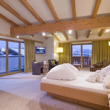 Alpen Glueck Kirchberger Hof 4*