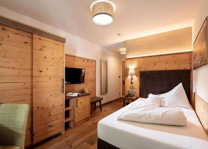 Hotel Alpen Glueck Kirchberger Hof 4*